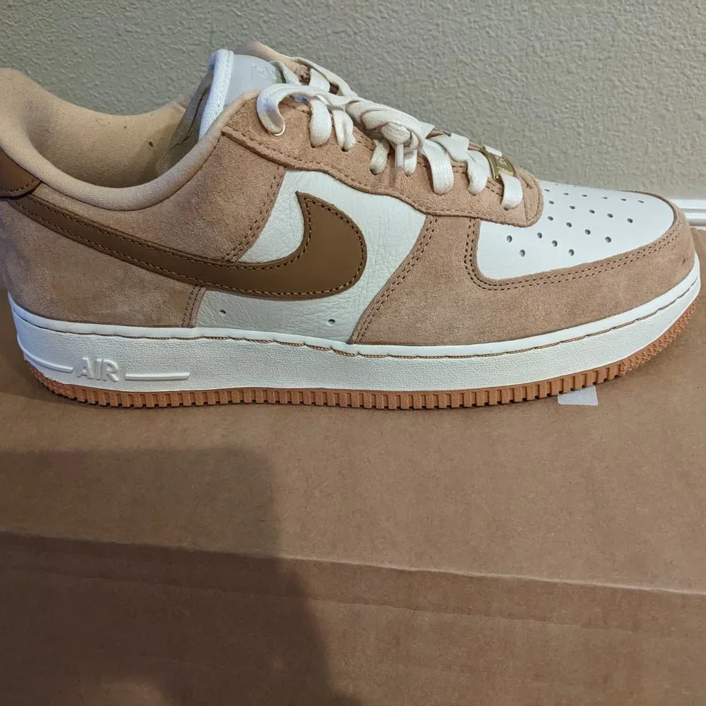 Nike Women’s Low-Top Sneaker in Tan, Beige and White